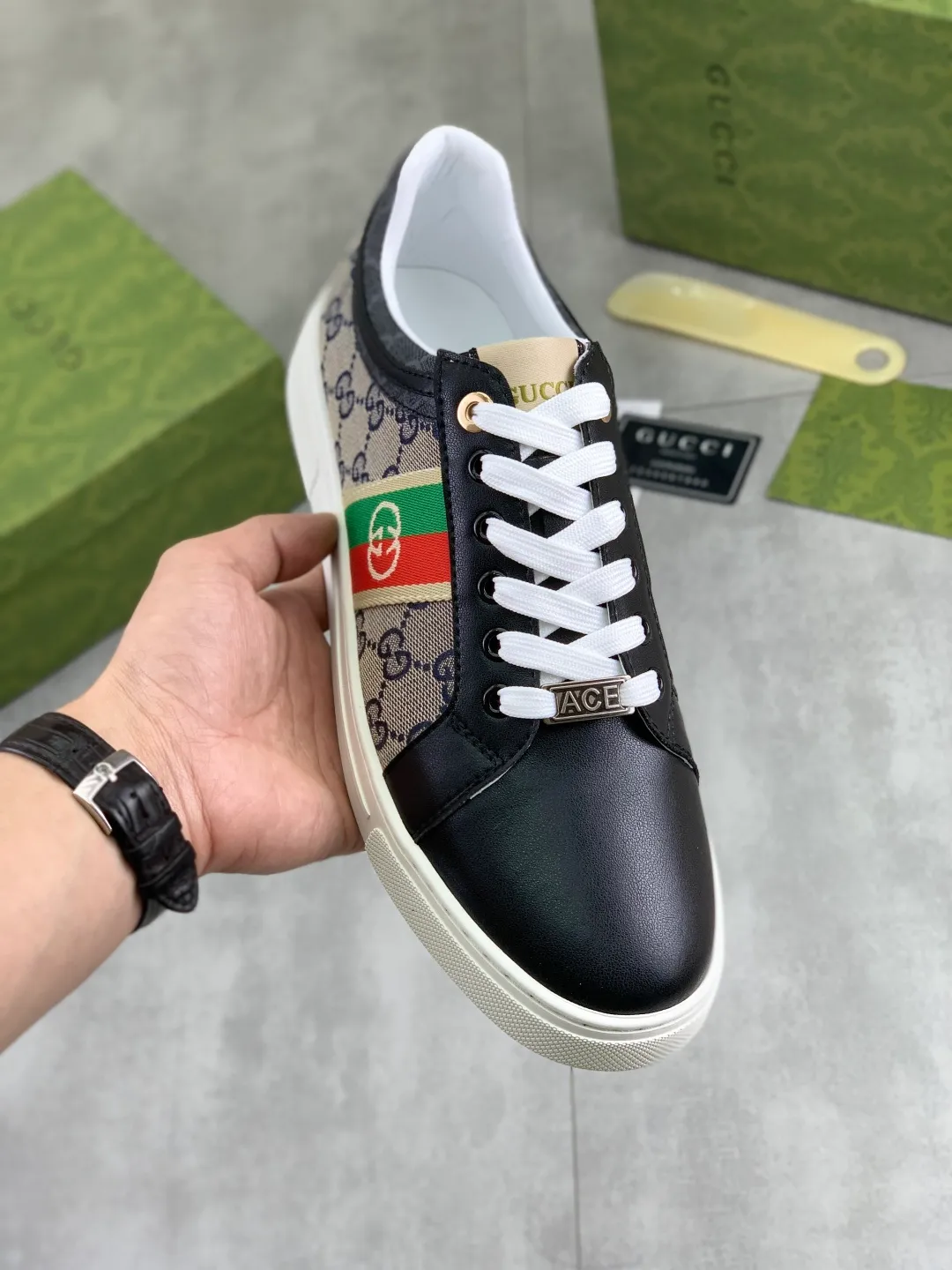 Men's Men's Shoes P420 💰[New Style] 🆘 The latest model from Gucci's official website🎁Classic casual and fashionable men's shoes👟Hot style💥Simple and elegant style, exclusive for trendy men. Unique latest brand elements from the official website👑Gucci original decoration, fashionable and generous, made of original soft calfskin fabric➕Comfortable soft sheepskin lining ✅The official website specifies wear-resistant rubber outsole_full of elasticity, classic model taken in real life🎬Color: 2️⃣colors available😍Number: 38-44